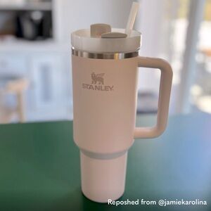 Rose Quartz 40 oz Stanley